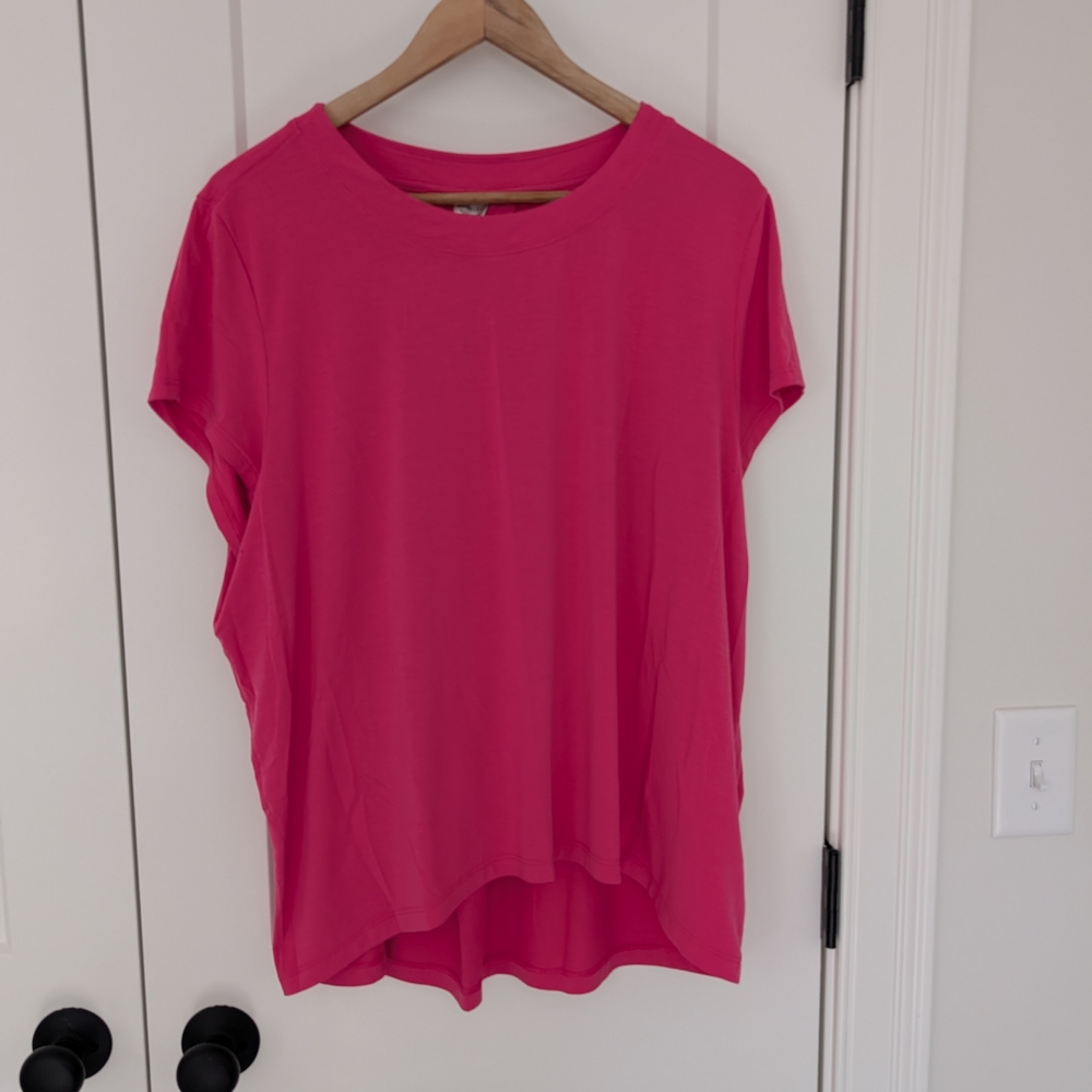 Athleta Fuchsia Short Sleeve Top